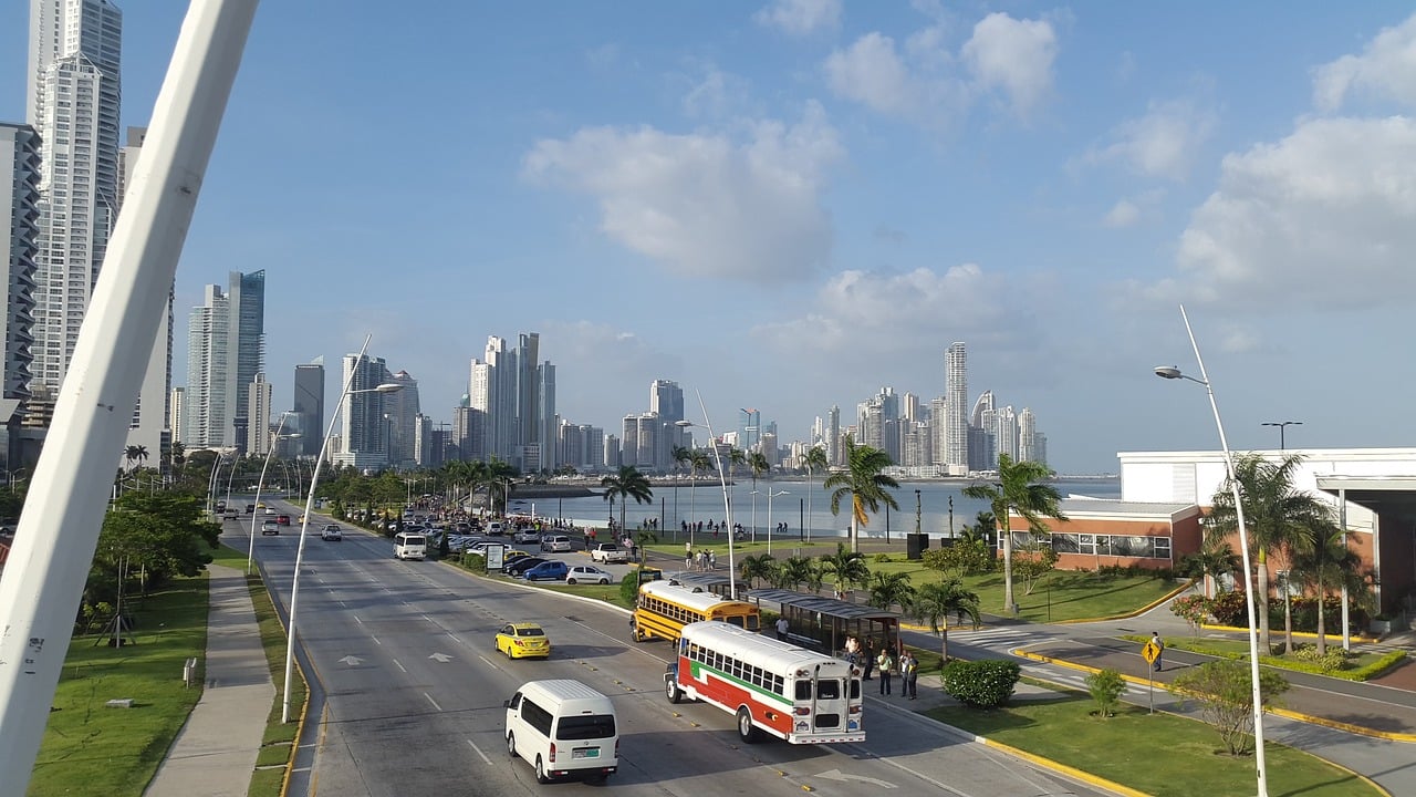 getting around panama