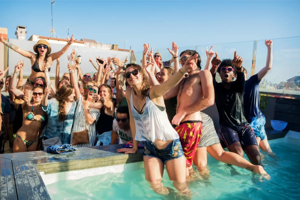 sant jordi hostels rock palace