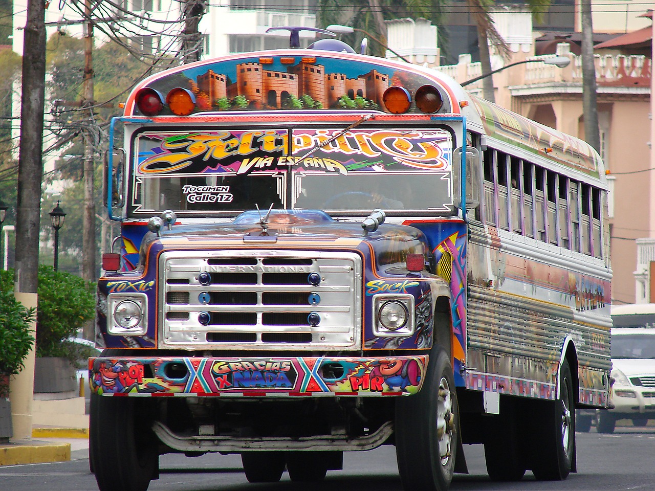 diablo rojo minibus panama