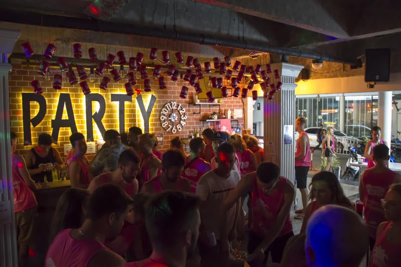 Bodega Phuket Party Hostel - Phuket mejores hostels de Tailandia