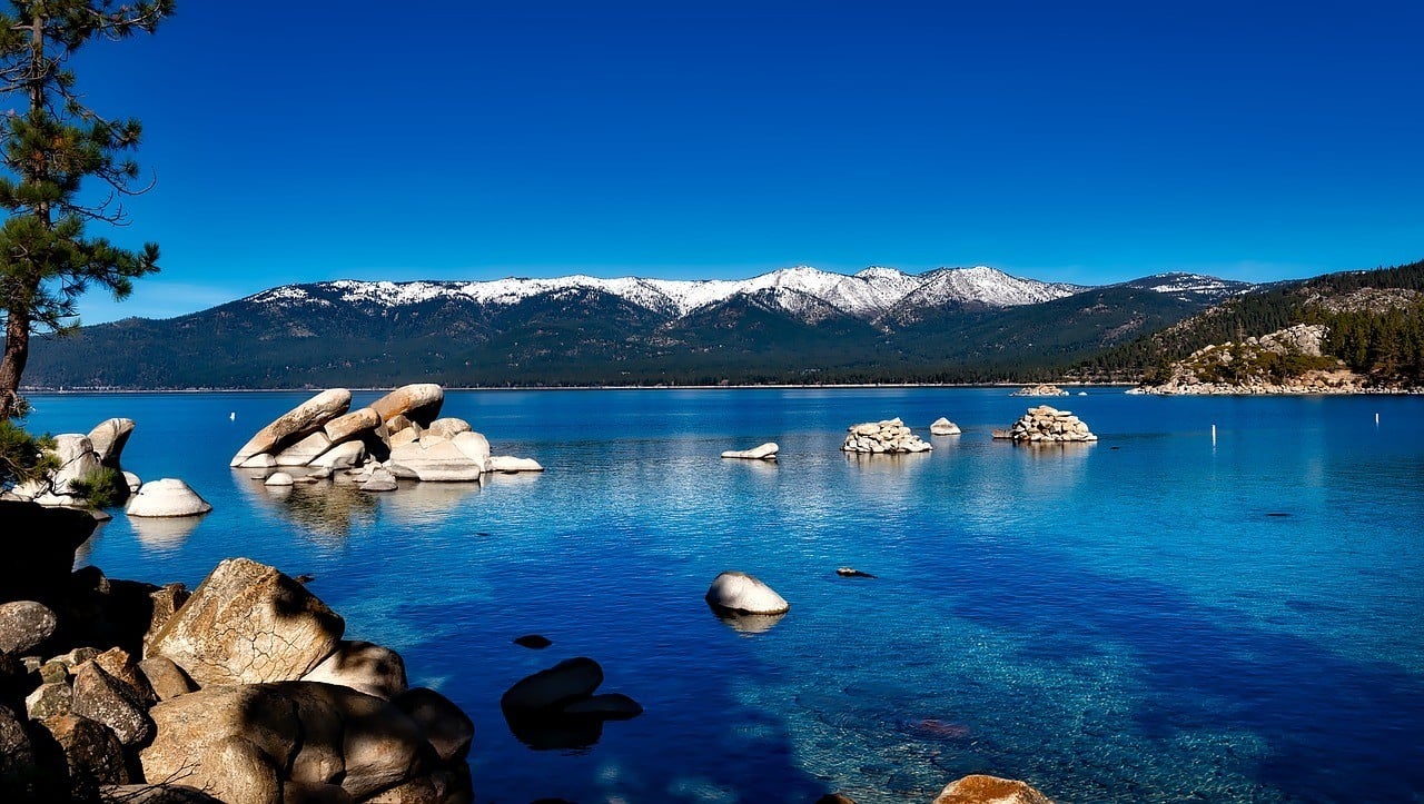 lake tahoe clear day beautiful water