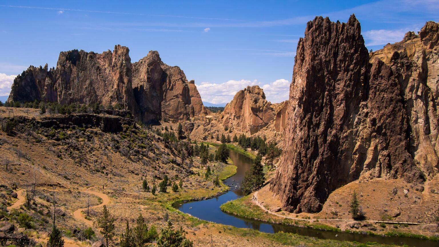 smith rock near end oregon road trip roaming ralph photography