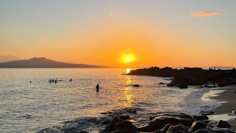 Backpacking Auckland Travel Guide