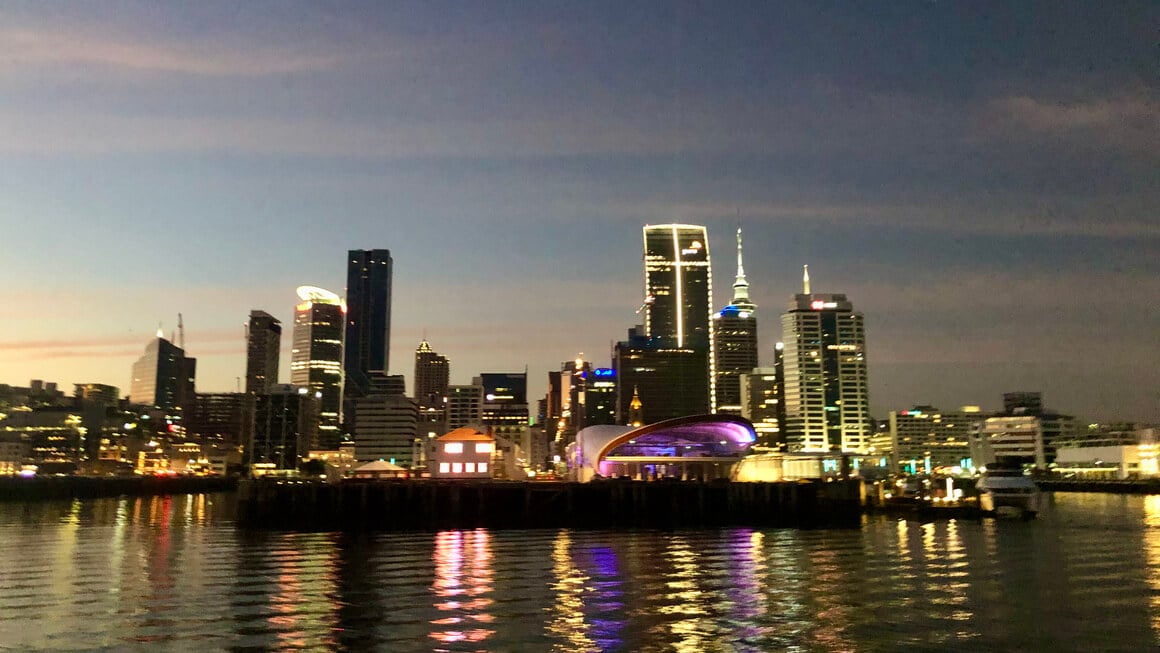 skyline of auckland city at night time