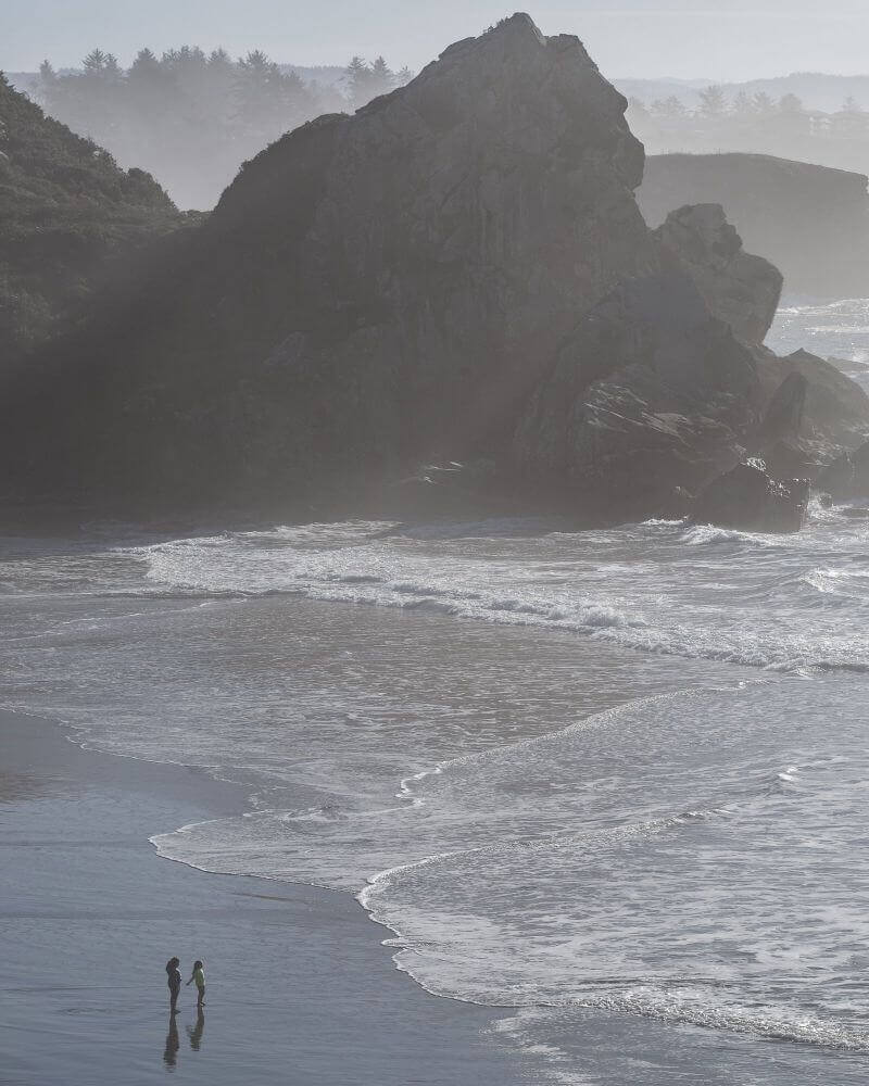 people playing on the oregon coast photography