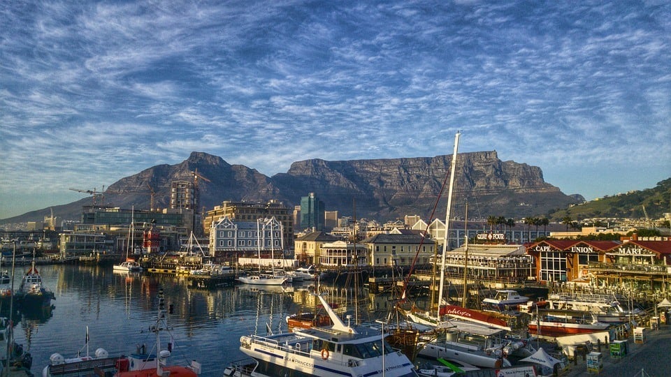 é o porto seguro da Cidade do Cabo e a Table Mountain