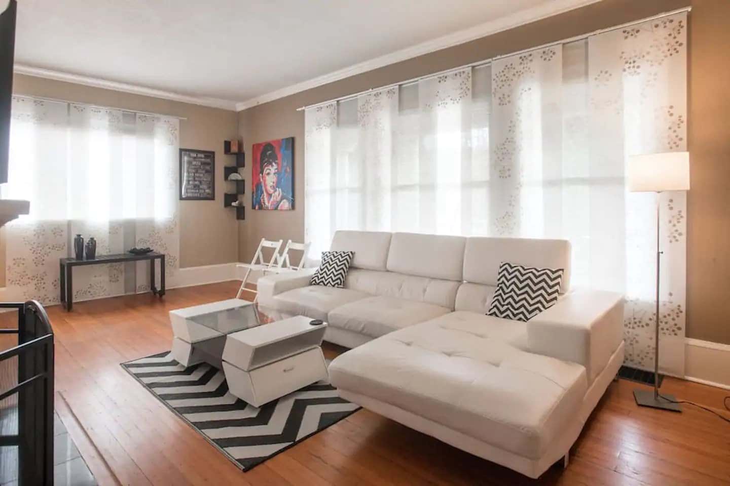 Charming Apartment in Downtown