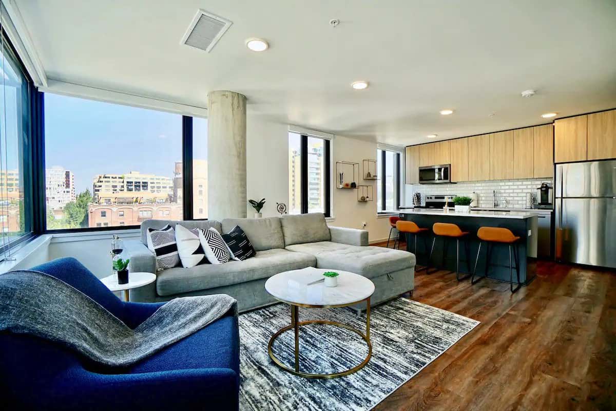 Downtown Pearl District Upscale apt w Rooftop
