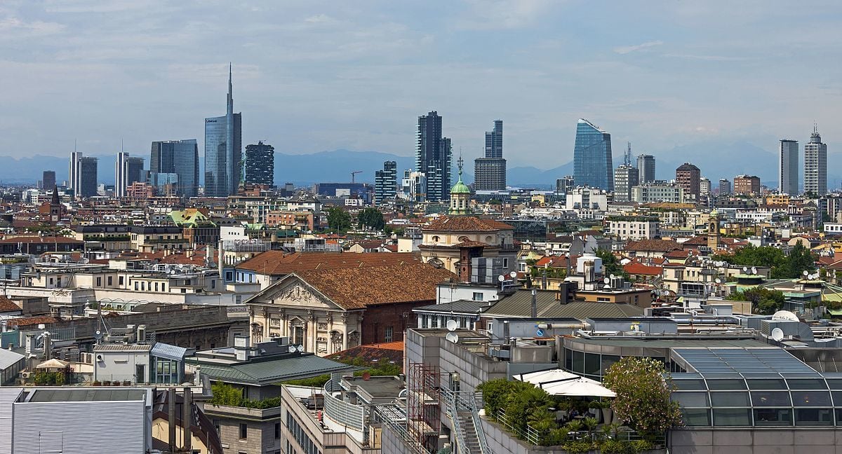 skyline of milan travel guide