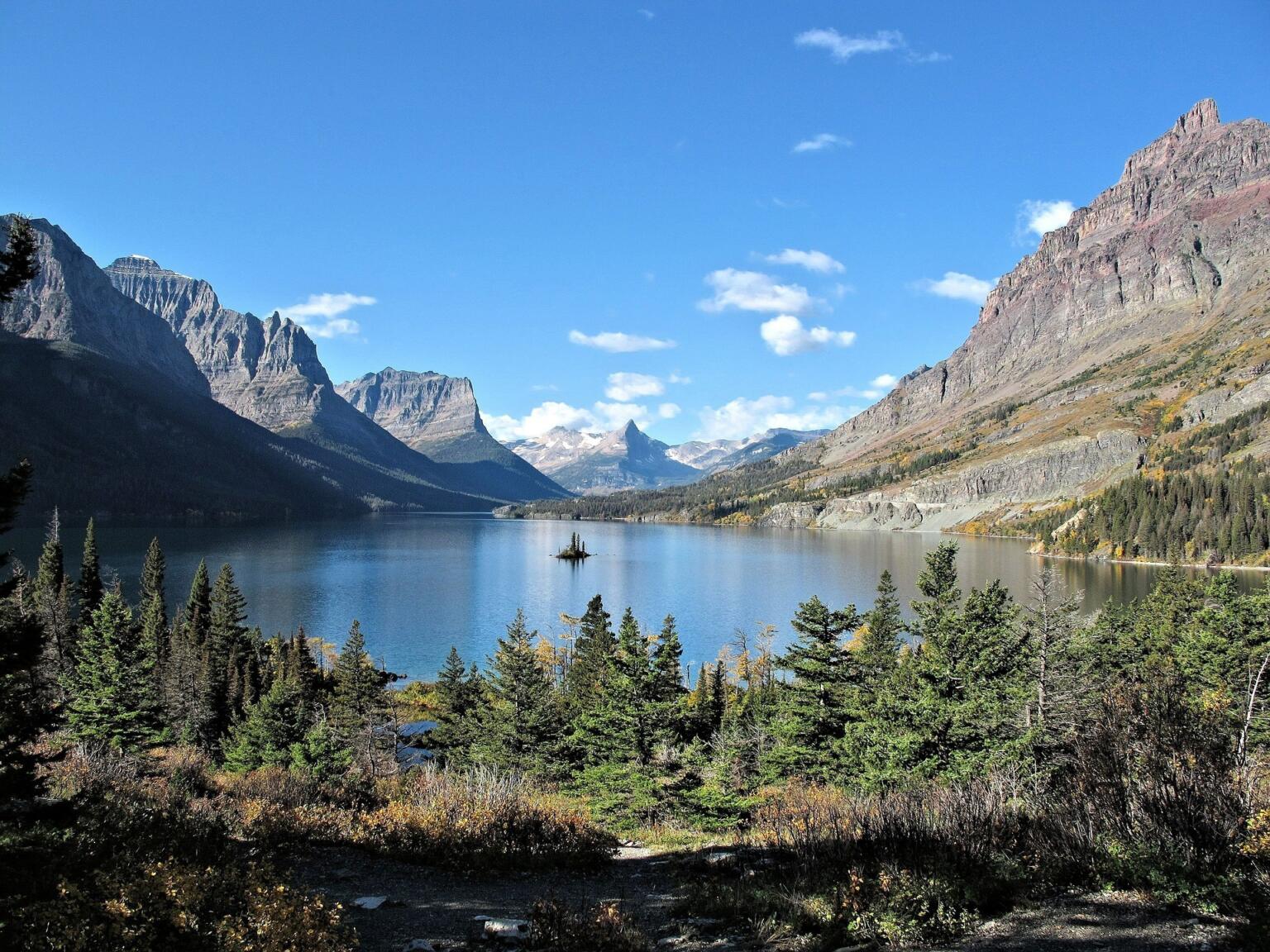 Golden Neighborhood, Banff