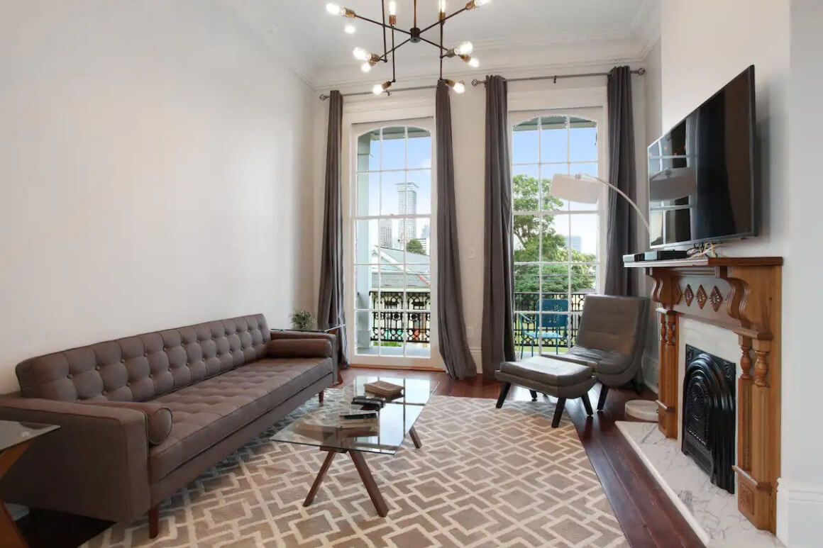 Greek Apartment Two Blocks from St Charles Av