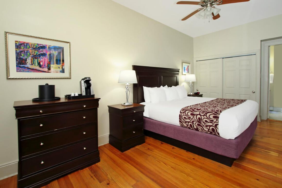 Lamothe House Hotel