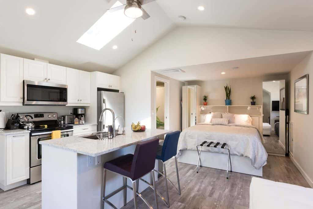 Luxurious and Modern Loft Studio SE Hawthorne