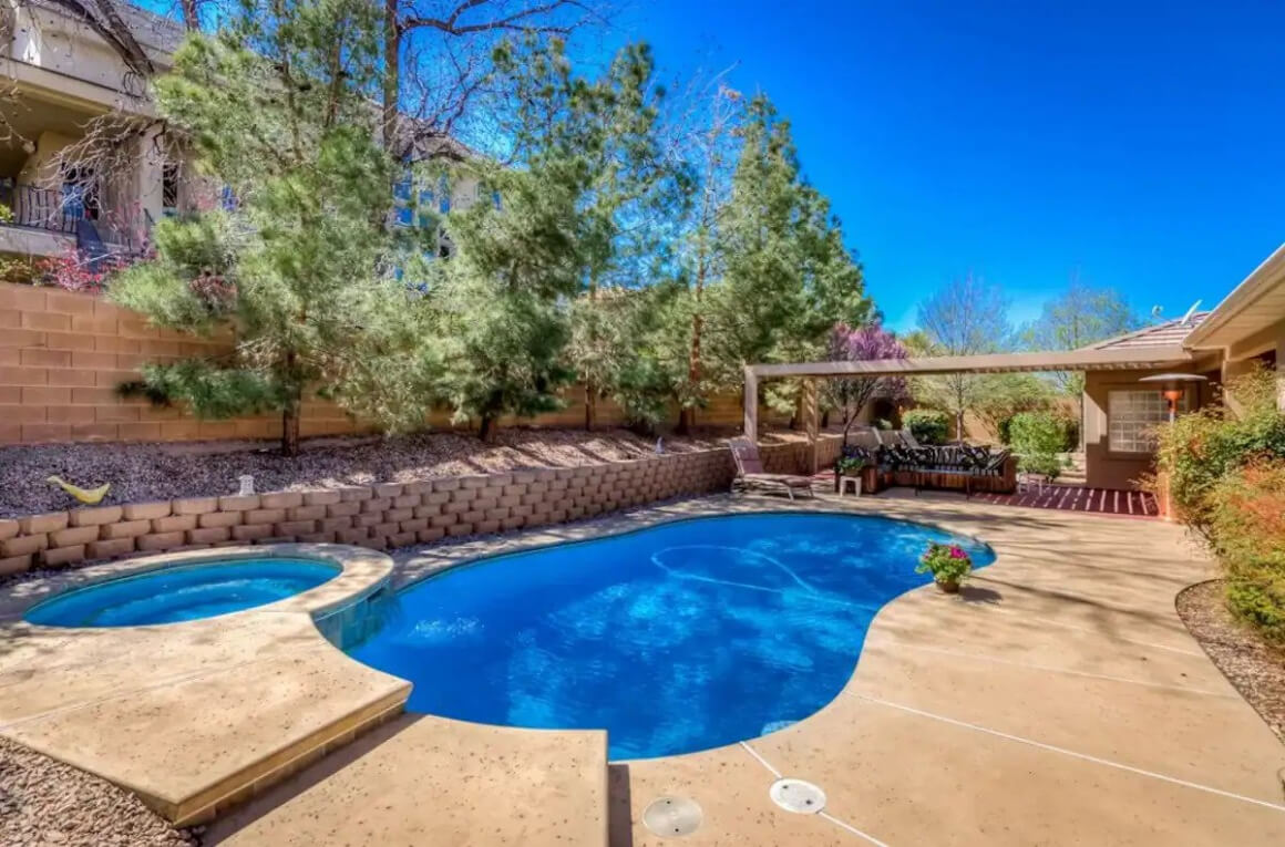 Massive house with a pool