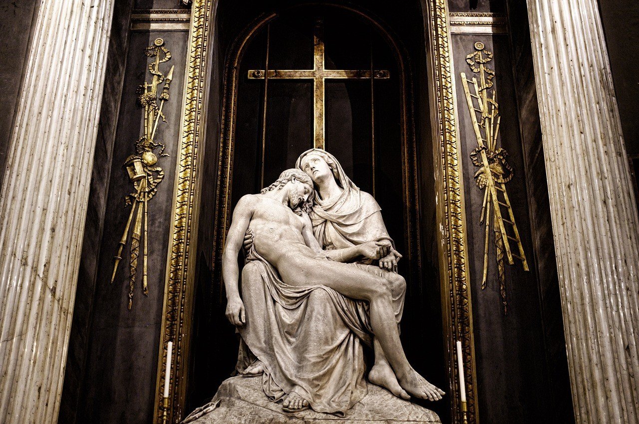 jesus statue milan travel guide