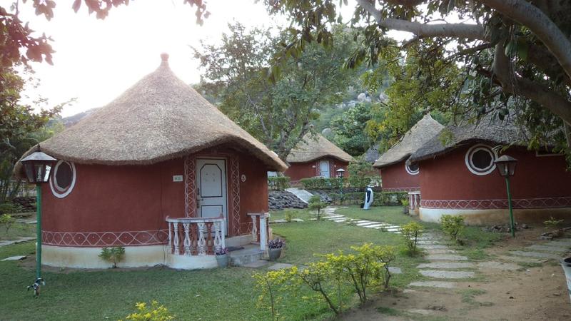 Kishkinda Heritage Resort best hostels in India