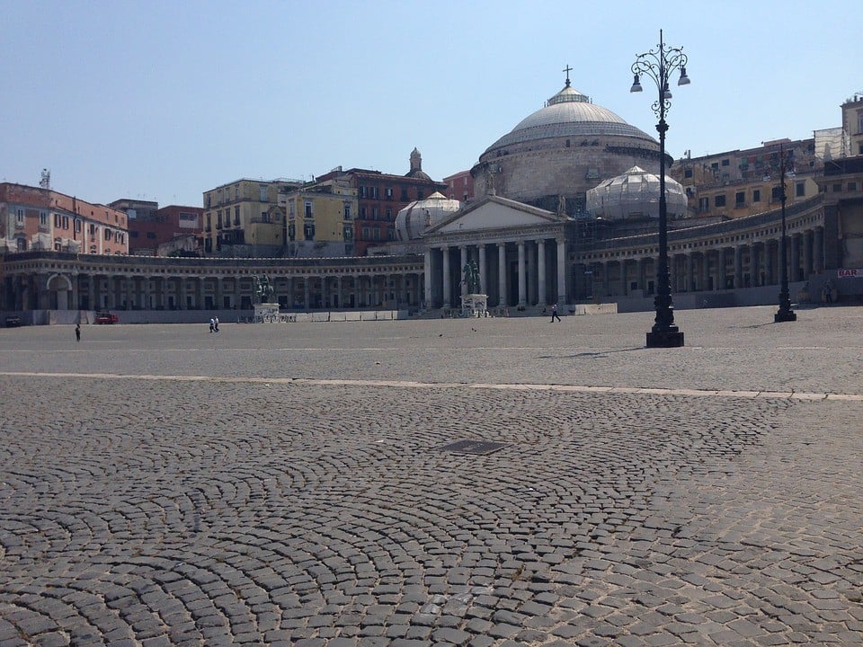 Piazza del Plebiscito, Naples