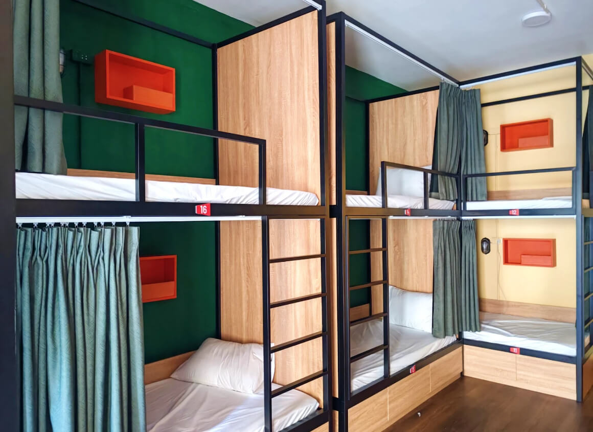 rebel rooster hostel hanoi