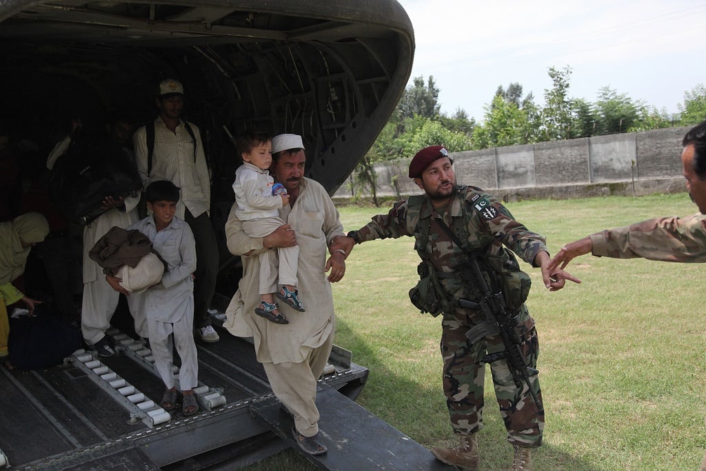 pakistan safety military giving aid