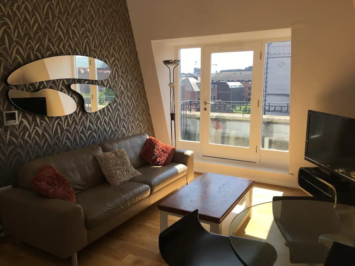 Contemporary apartment with cathedral views Belfast