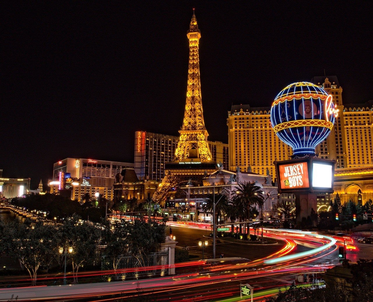 las vegas long exposure night trails