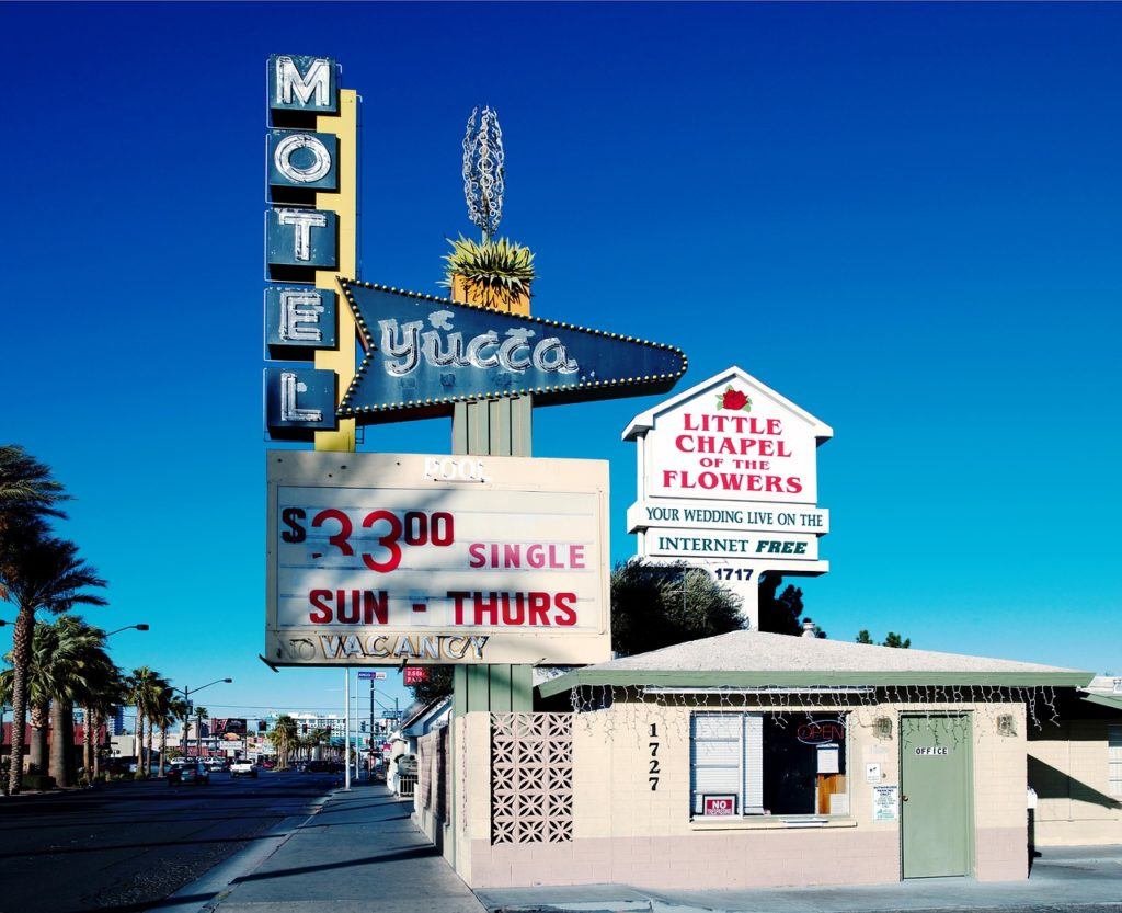 motel to stay in while backpacking in las vegas 