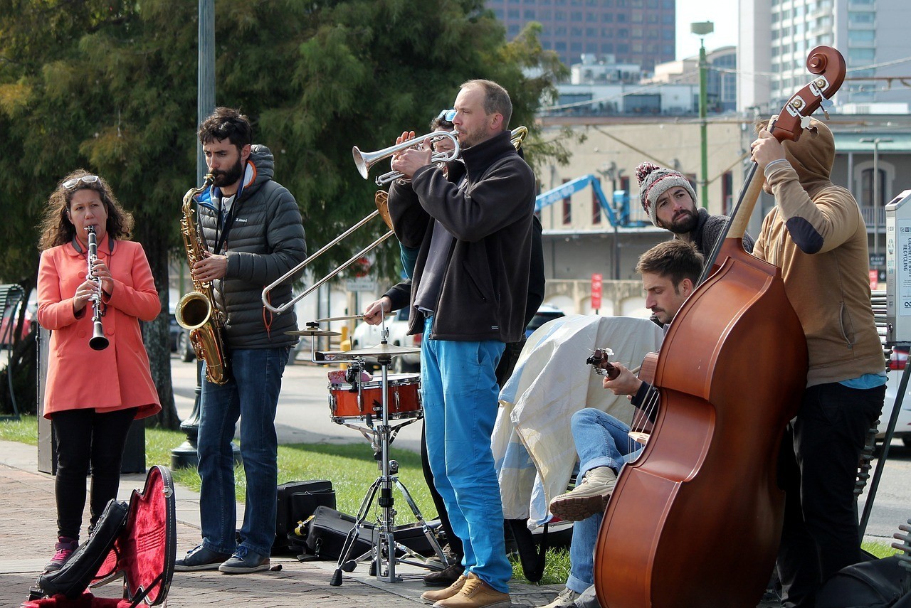 outdoor live music new orleans travel guide