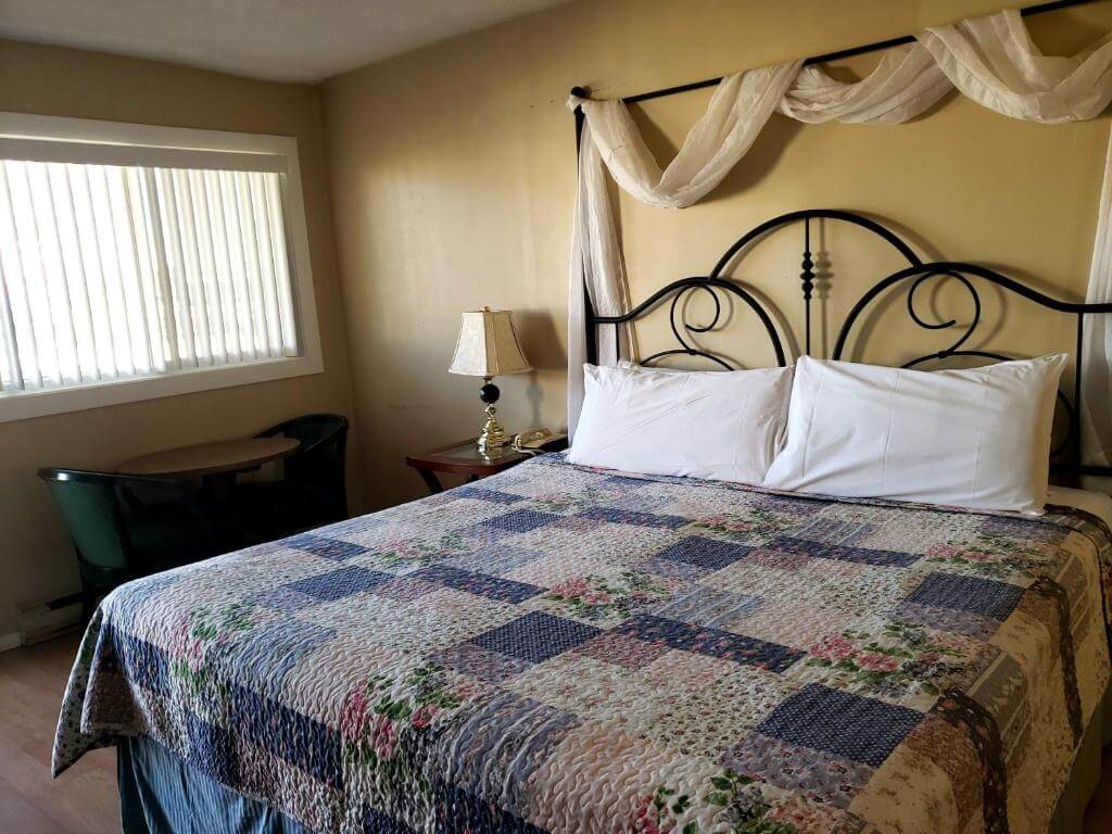 Falls Manor Resort 