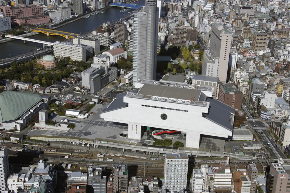 Sumo Wrestling Match at Ryogoku Kokugikan