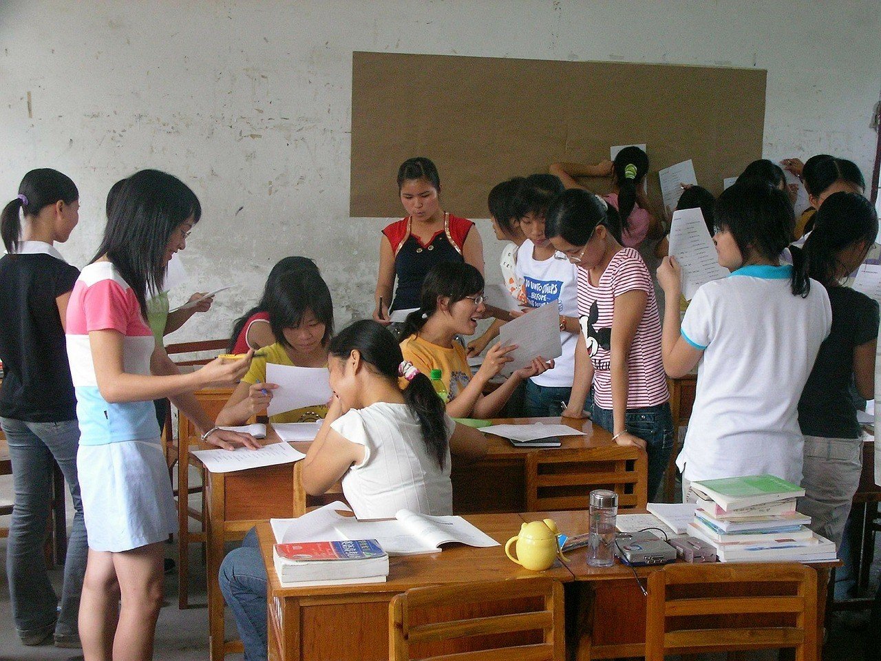 Teaching English in Laos in a classroom of children