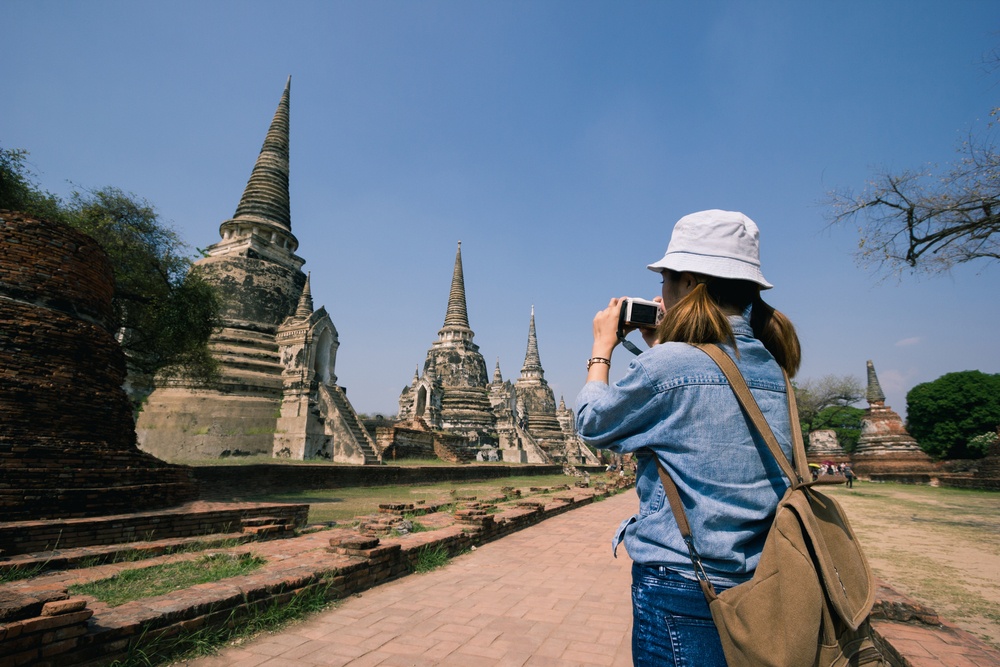 is bangkok safe for female travellers