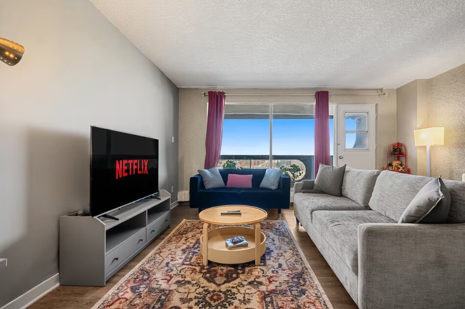 1BR King Bed Downtown Calgary