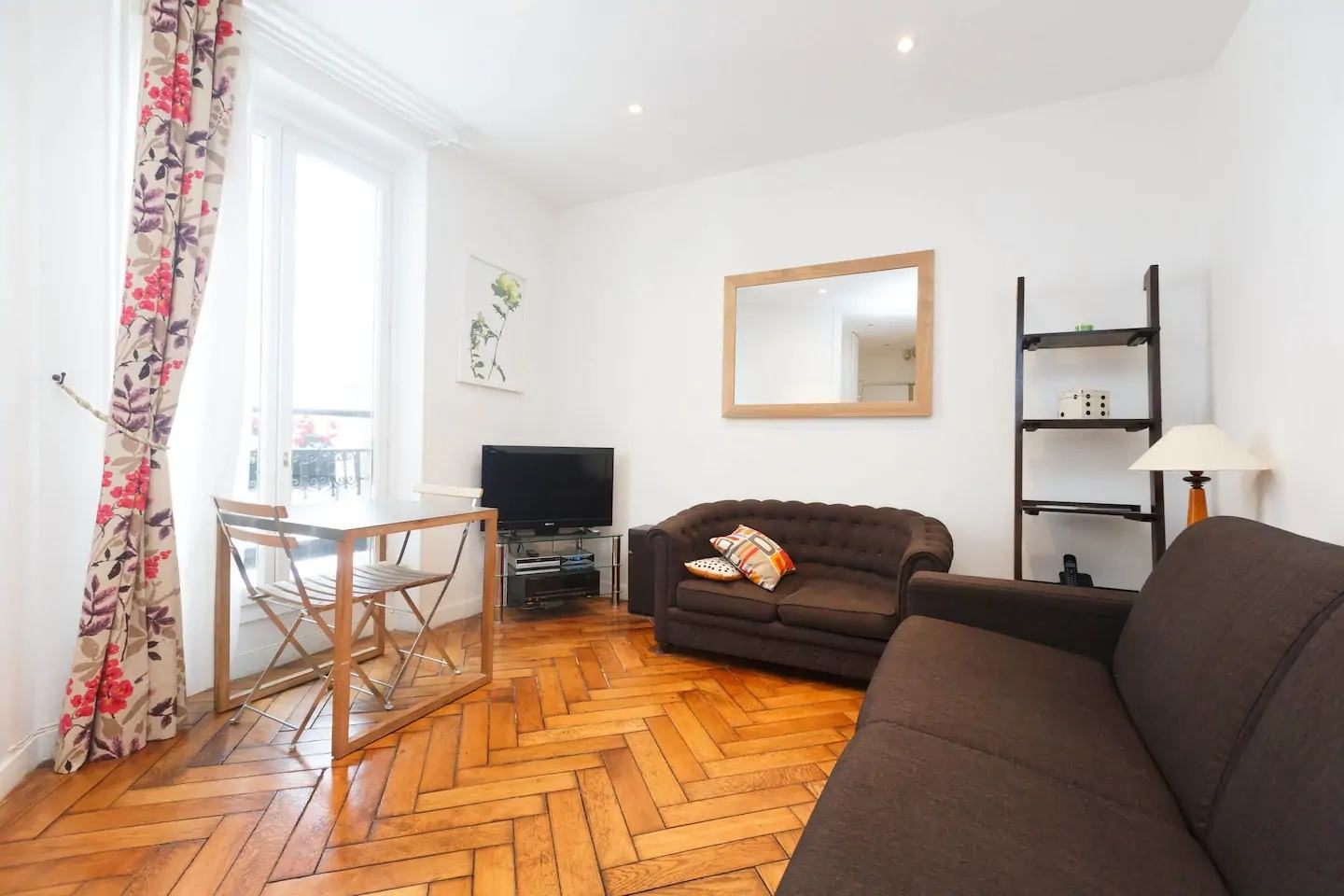 Cute flat near Eiffel Tower