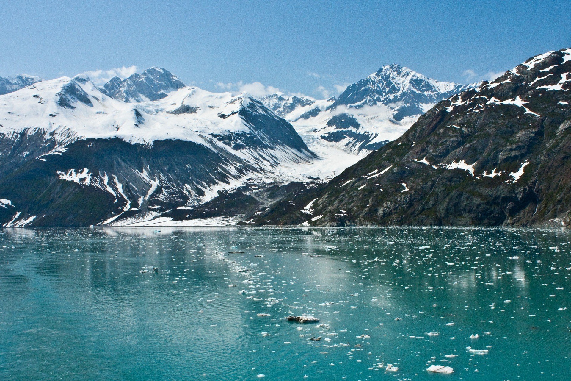 Alaska Glacier - a beautifully scenic place in the USA