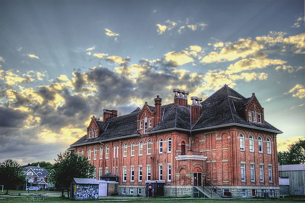 Queen Alexandra, Edmonton