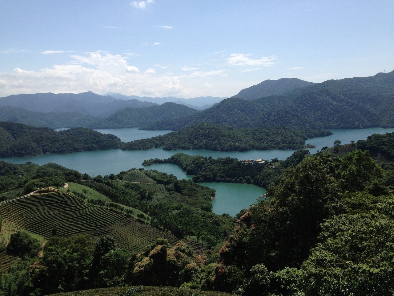 Thousand Island Lake and Pinglin Tea Plantation from Taipei