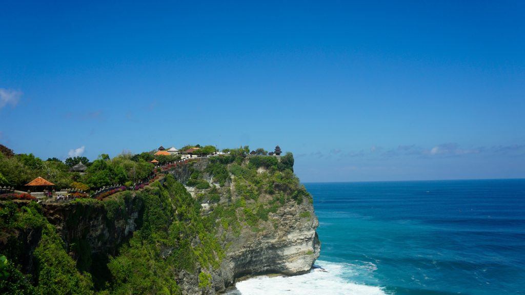 Monster Swell - Uluwatu, Bali 