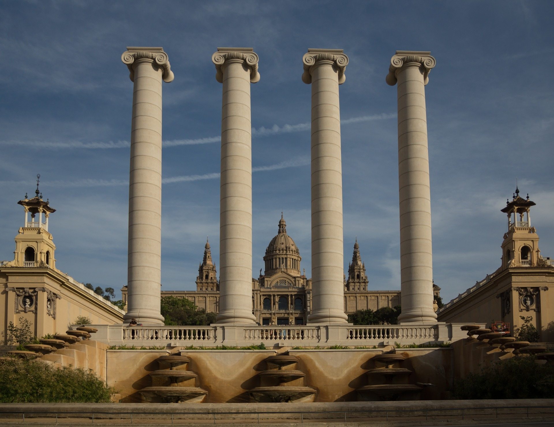 tourist areas of barcelona when to visit Barcelona