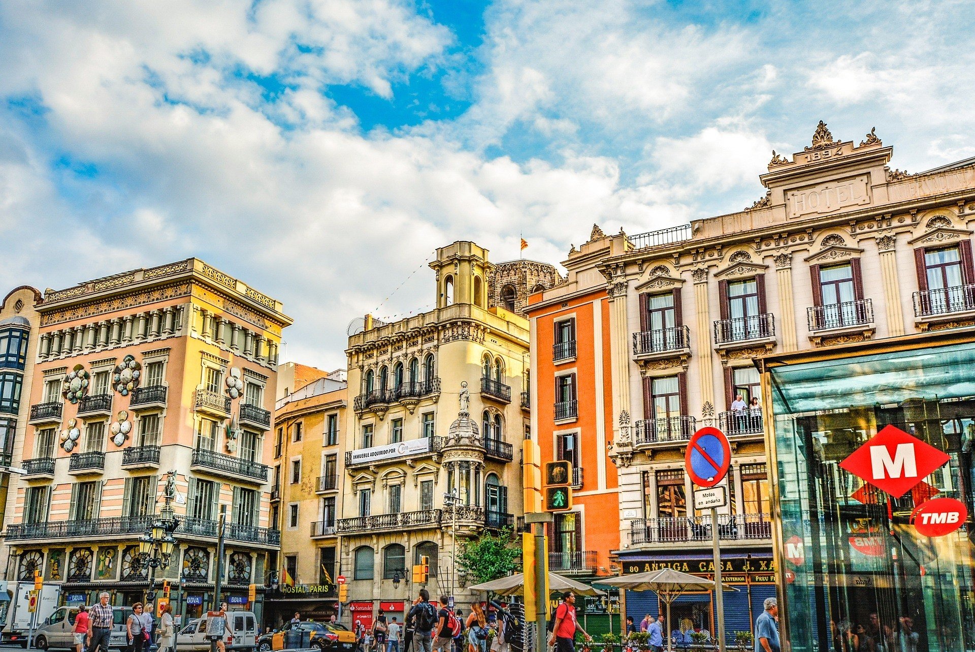 tourist areas of barcelona where to stay in Barcelona