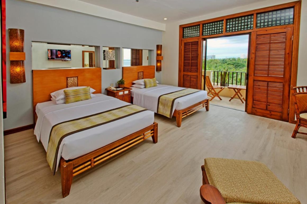 Costabella Tropical Beach Hotel Cebu