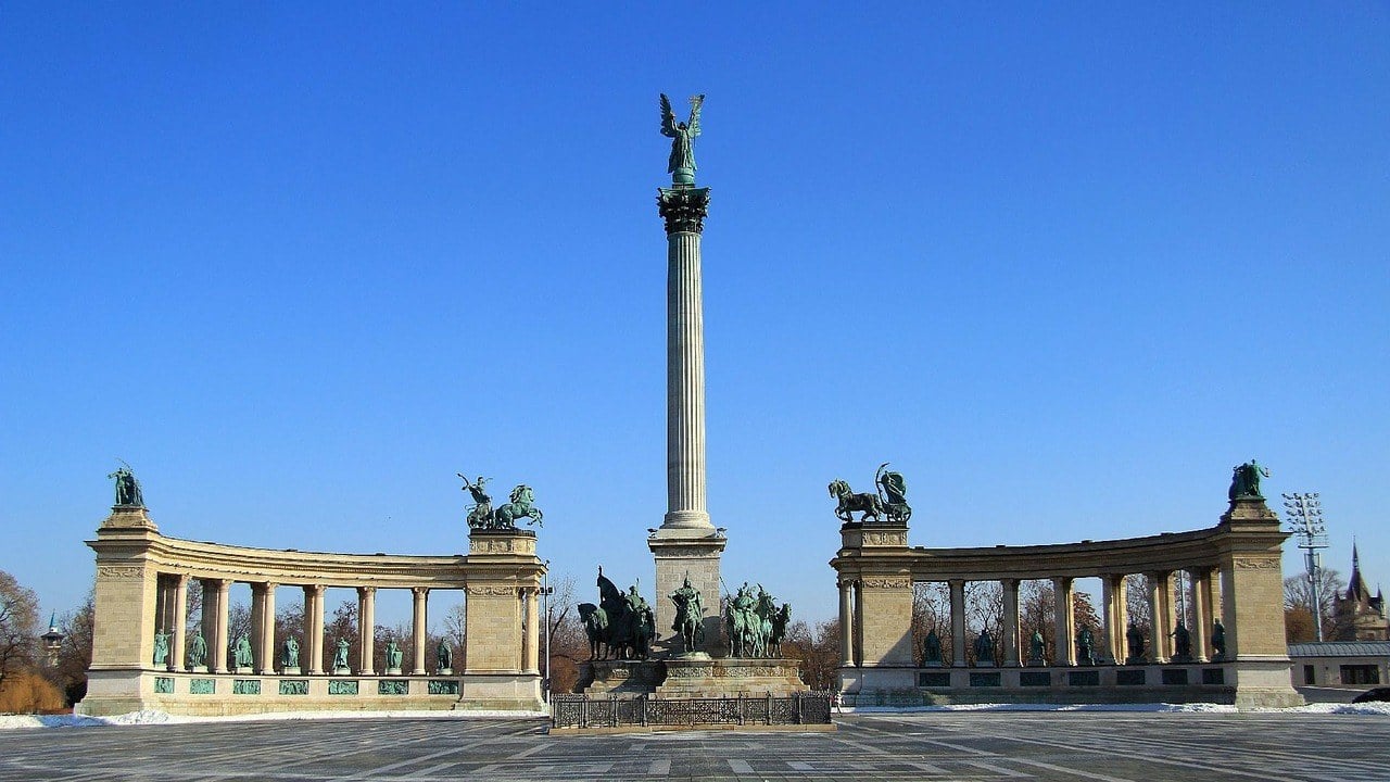 Heroes Square