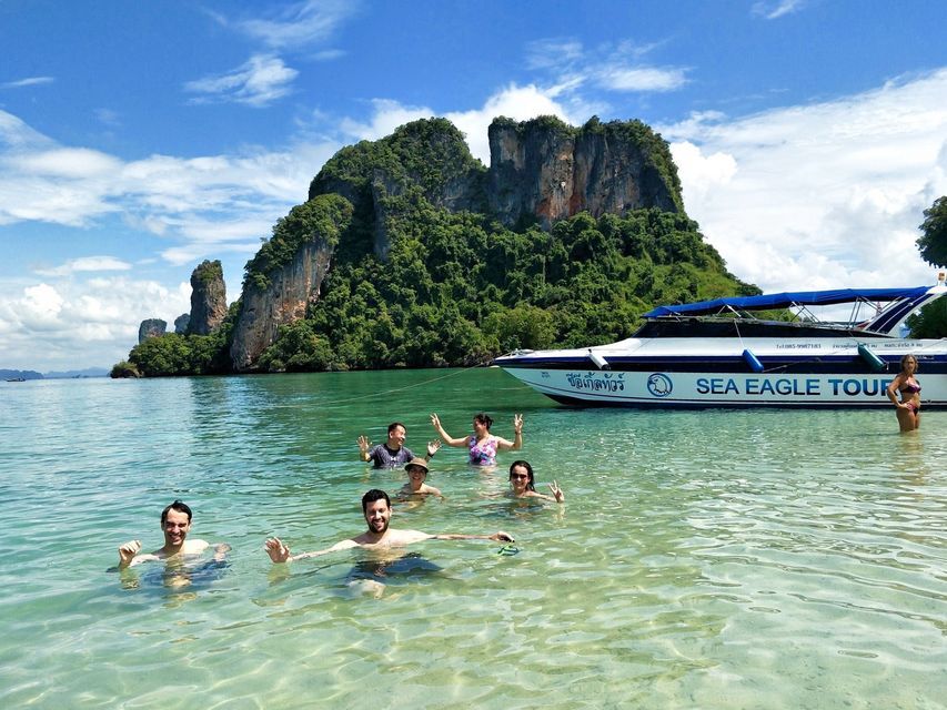 Hong Islands Day Trip by Speedboat with Lunch