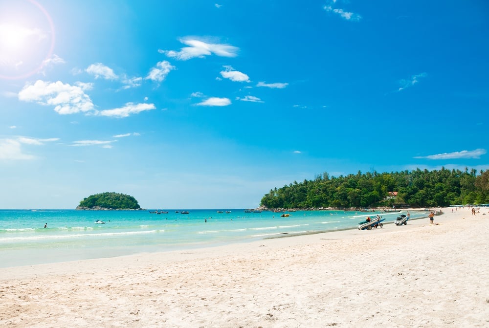 La playa de Karon - hermosa y un lugar superior para visitar en Phuket