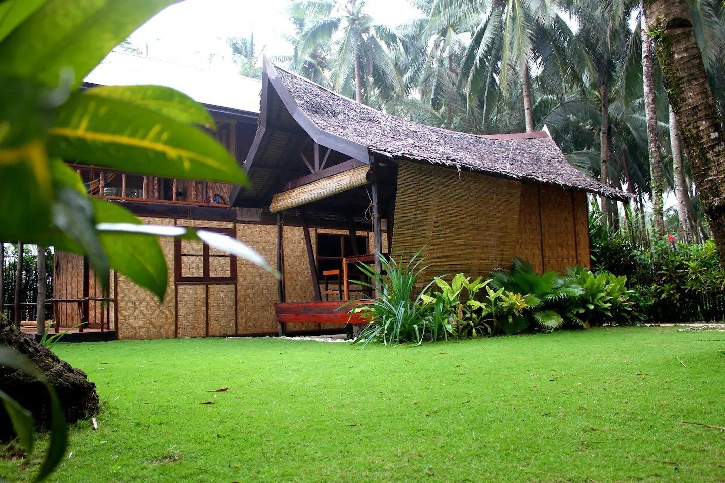 Open plan lof with beach views