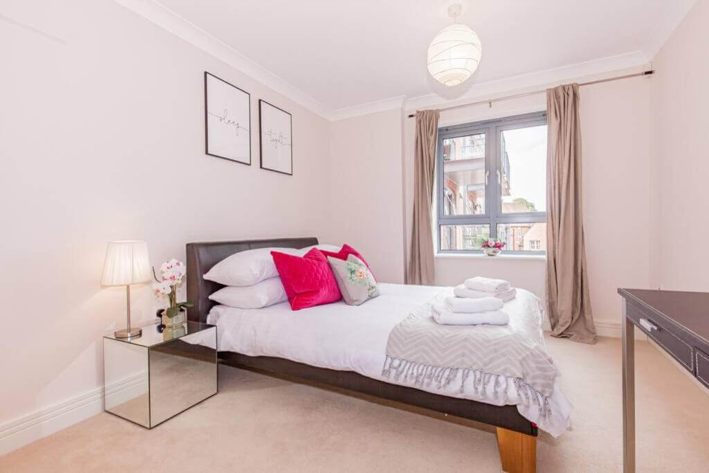 Oxford Apartment