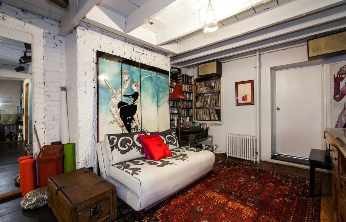 Cute room with garden brooklyn