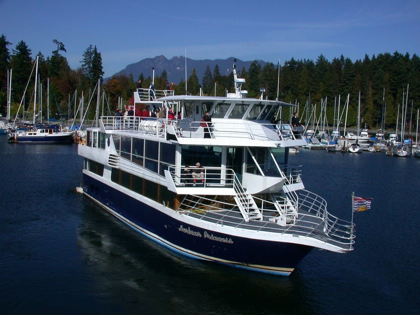 Indian Arm Half-Day Lunch Cruise from Vancouver