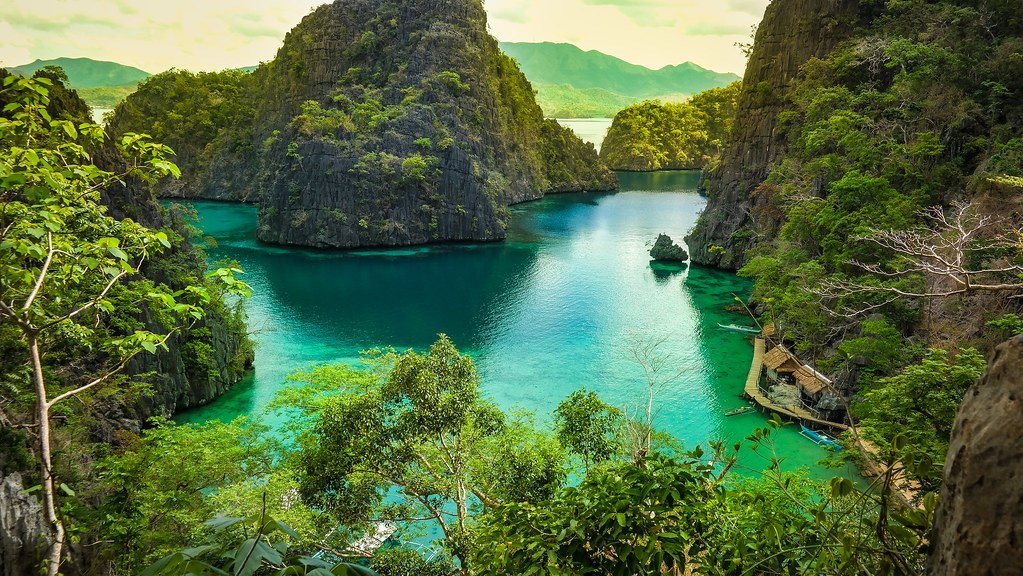 Kayangan Lake