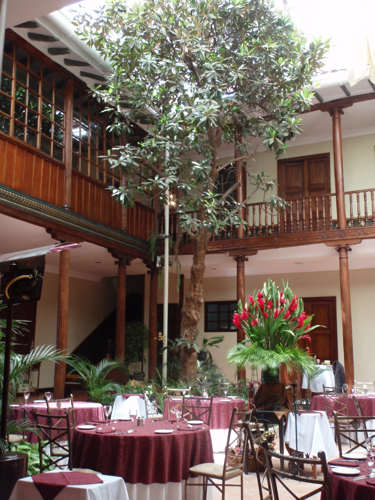 Hotel Boutique Santa Lucia's courtyard. Hotel in Cuenca, Ecquador