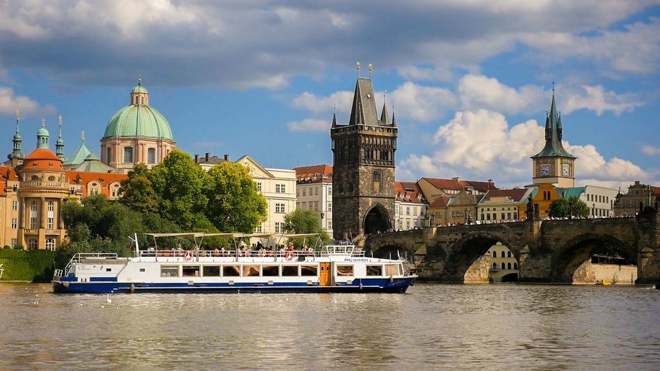 Prague River Sightseeing Cruise GYG